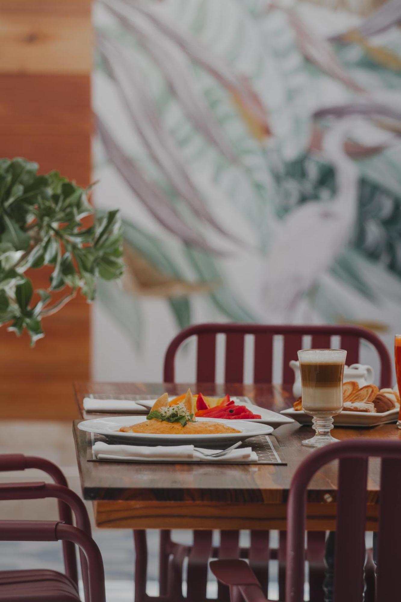Hotel Catedral La Paz Εξωτερικό φωτογραφία Breakfast at the hotel