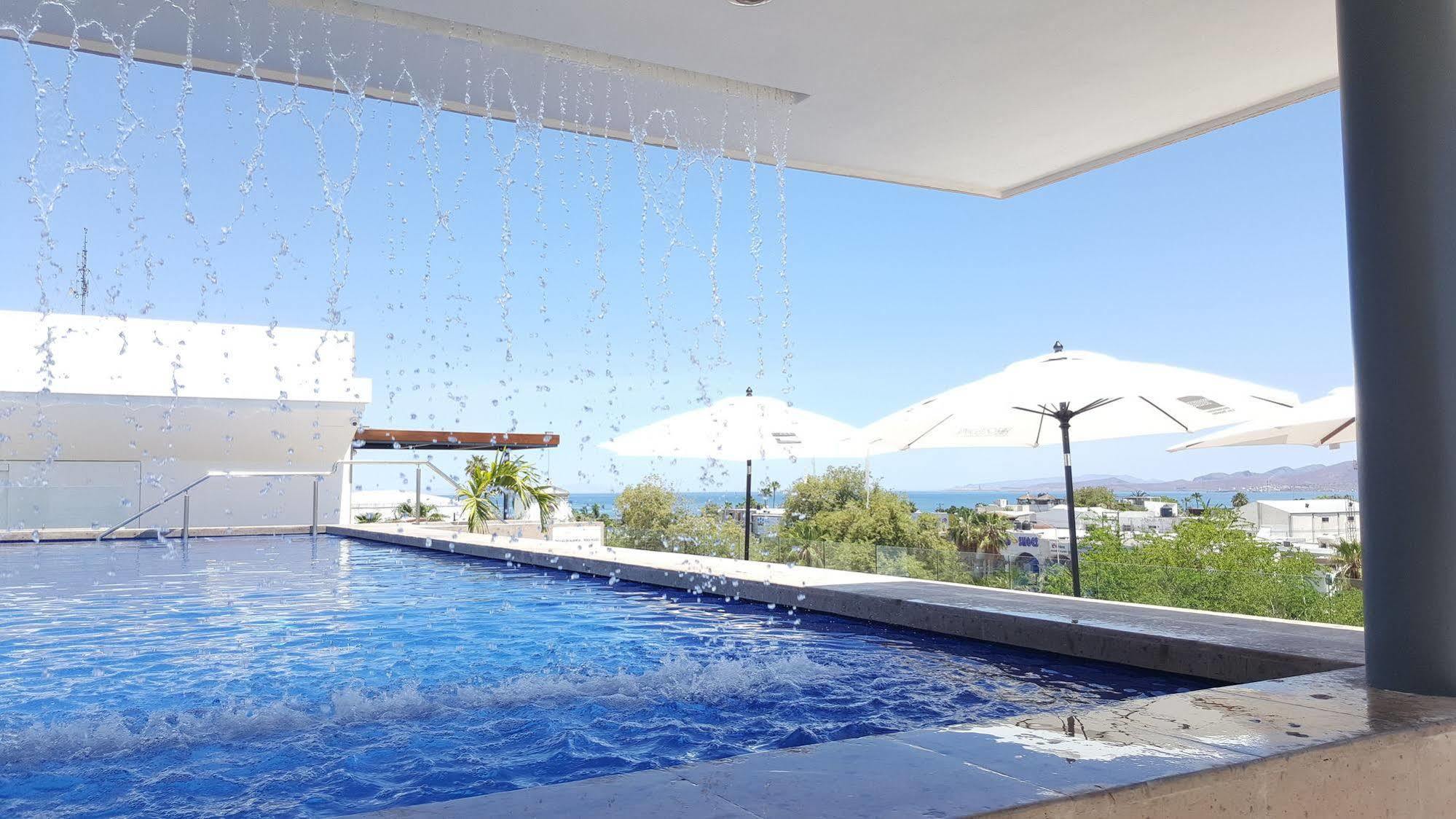 Hotel Catedral La Paz Εξωτερικό φωτογραφία Rooftop pool at the Hotel